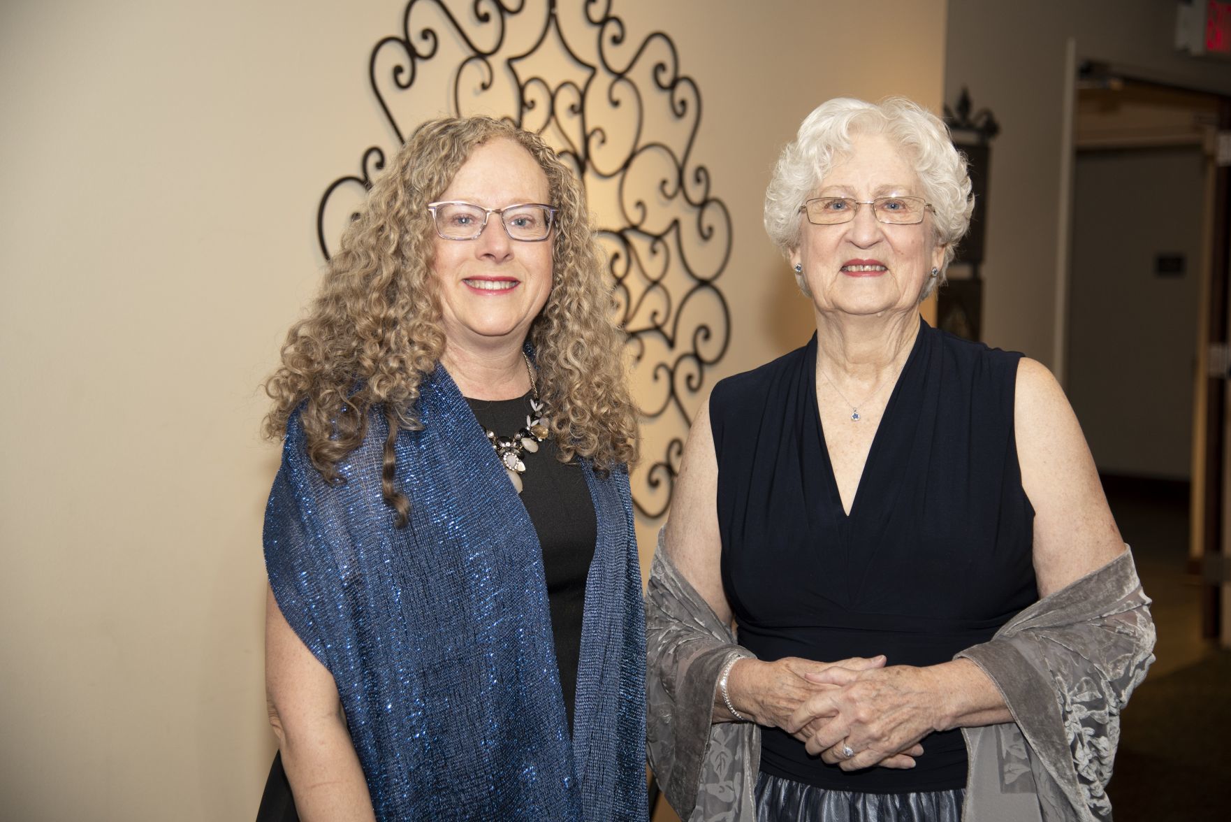 Cindy Lawrence, Barbara Harrison